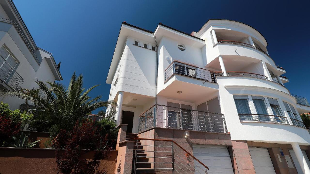 Sea View Apartment In Ичичи Экстерьер фото