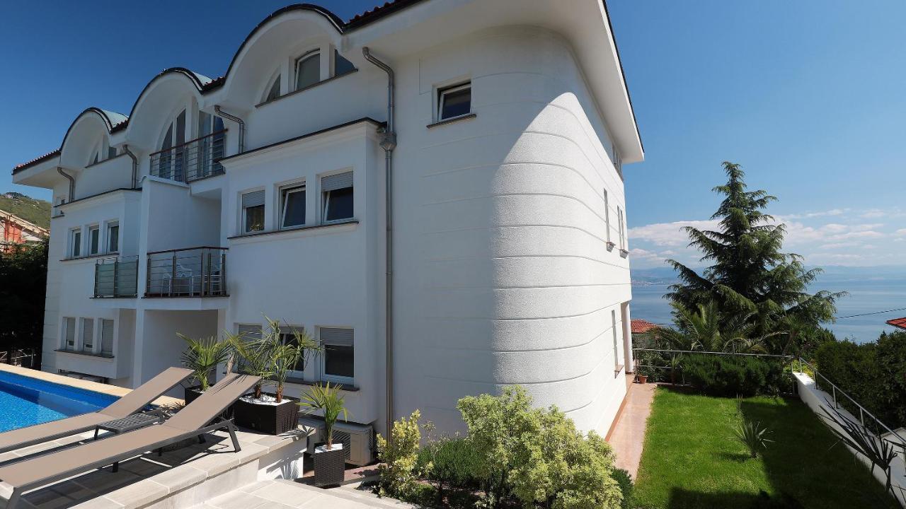 Sea View Apartment In Ичичи Экстерьер фото
