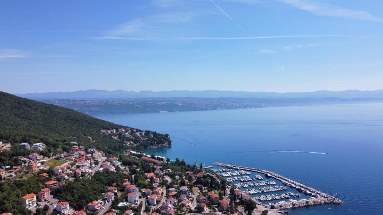 Sea View Apartment In Ичичи Экстерьер фото